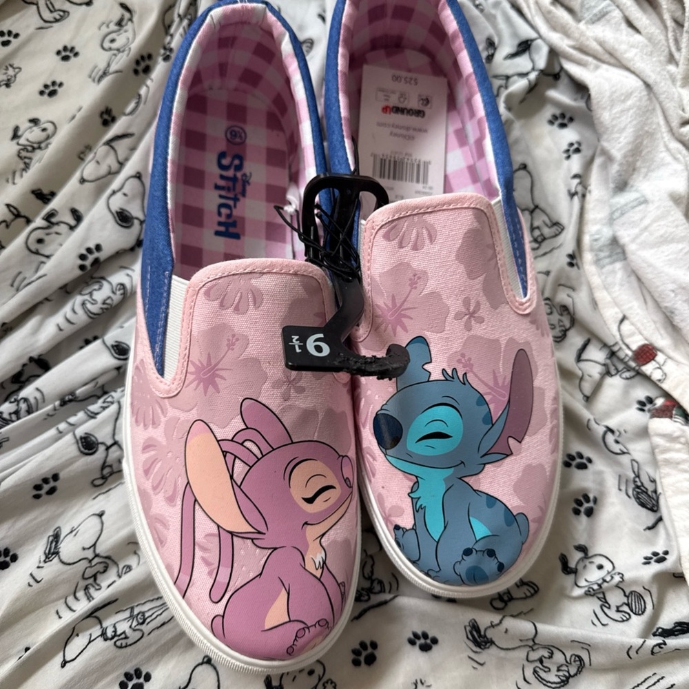 Stylish Pink and Blue Sneakers for Everyday Comfort
